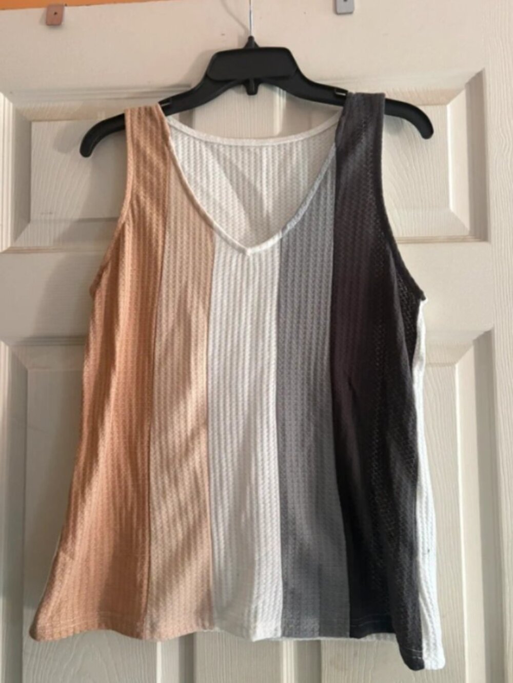 Women’s sleeveless shirt
